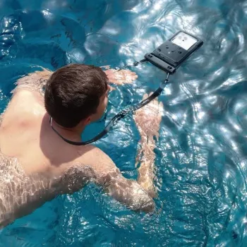 SPIGEN A611P universal vandtæt flydedæksel 2-pak Mat sort
