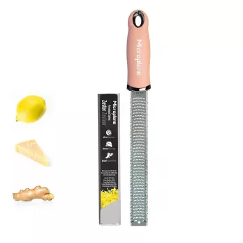Microplane Premium Classic rivejern malve (mauve) – finrivejern, rustfri stålklinge, ergonomisk greb, tåler opvaskemaskine, inkl. beskyttelseshylster