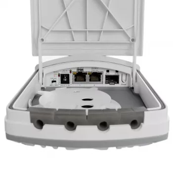 MikroTik FTC21-UPS fiber-til-kobber mediekonverter med integreret UPS, 1x Gigabit Ethernet, 1x SFP, passiv PoE, batteribackup, vægmonterbar