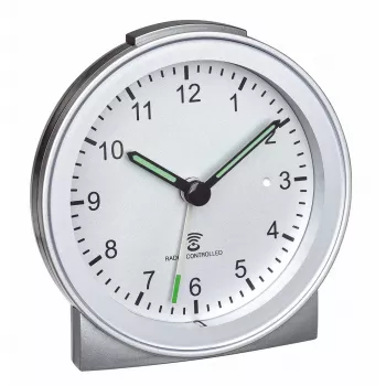 TFA Dostmann 60.1517.54 analog vækkeur med radio sølv
