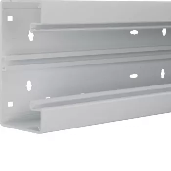 Hager BR6517017035 brystningskanalunderdel, front, PVC, BR 65x170 mm, OT 80 mm, lysegrå
